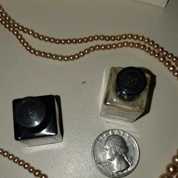 2X small empty Chanel bottles - Picture 3 of 4